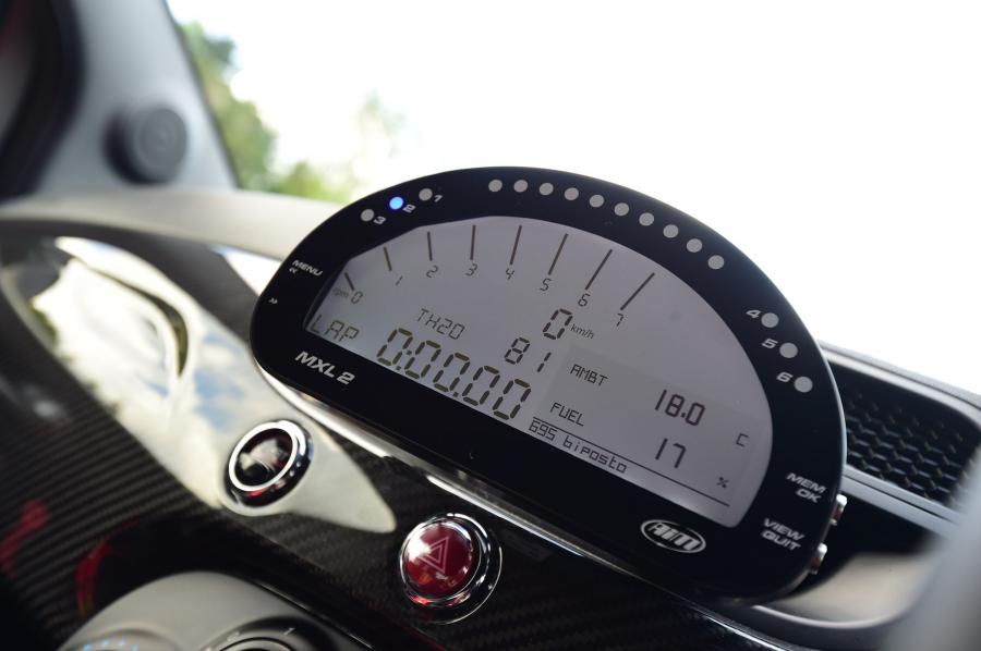 Панель приборов Abarth 695 Biposto (312) 2015 года  (UK) (фото 4 из 6)